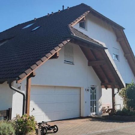 Einzimmerwohnung mit Parkplatz ohne Küche Bischweier Exterior foto